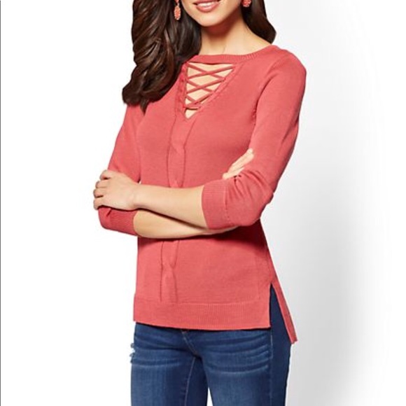 Sweaters - ❗️Last ONE❗️🍁Rose lace up cable knit sweater🍁🍂